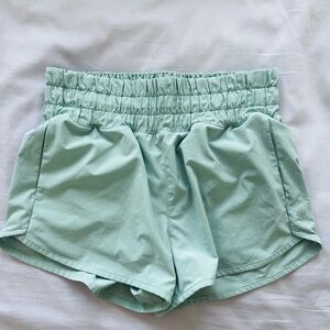 Athleta Girls Run Free 2.5 “ Mint  Athletic Lined Shorts Tween Girls Size L / 12